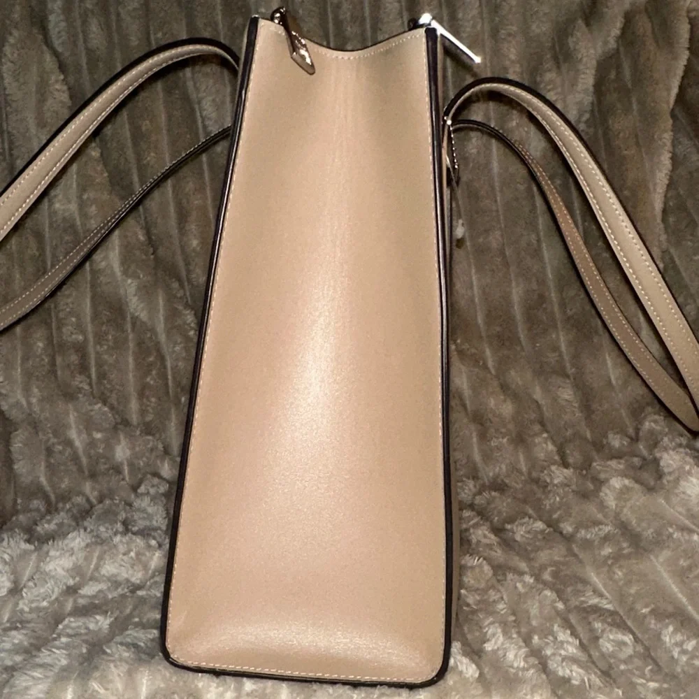 Coach Tan Leather Tote Bag - Picture 11 of 13